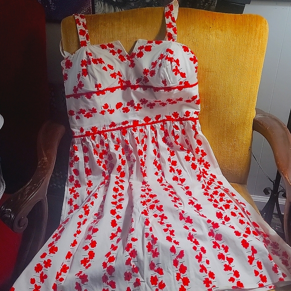 🌞BEAUTIFUL RETRO SEXY - Picture 2 of 9